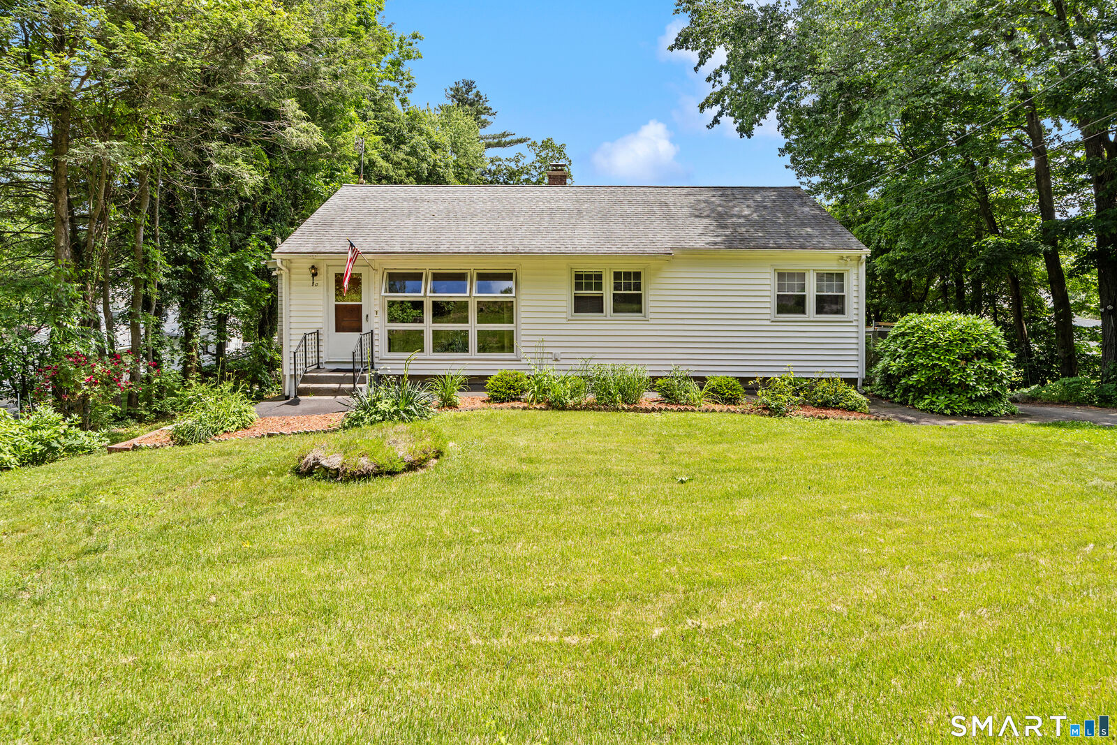 Property Photo:  80 Briar Cliff Avenue  CT 06708 