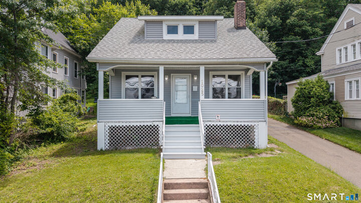 Property Photo:  1025 Townsend Avenue  CT 06511 