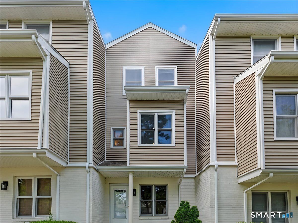 Property Photo:  71 Cobblestone Drive 71  CT 06340 