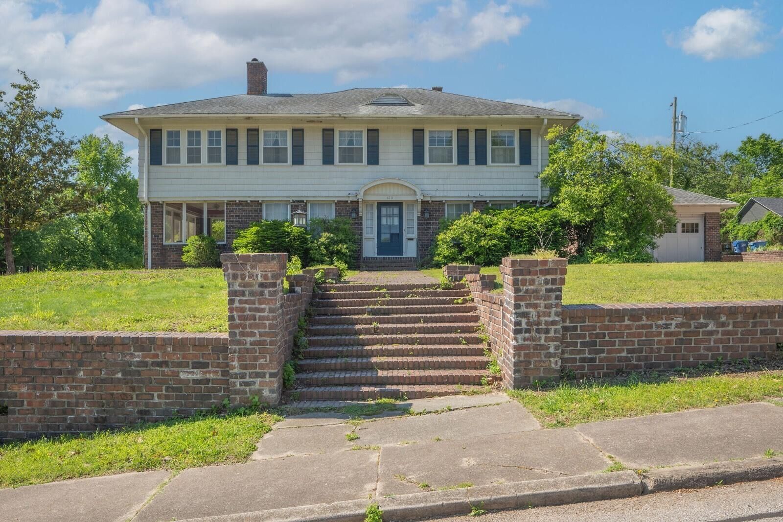 Property Photo: 612 Glenview Place MO 64801