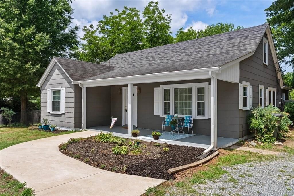 Property Photo:  506 Carolina Avenue  VA 23927 