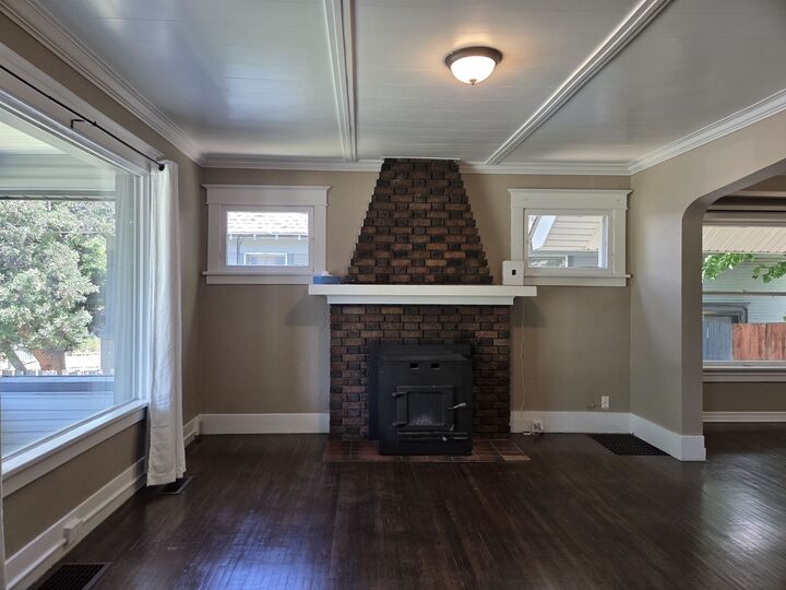 Property Photo: 516 E Ermina Ave WA 99207