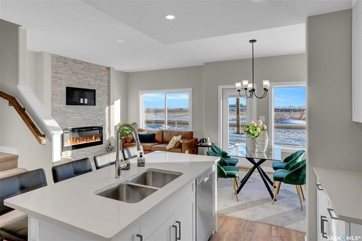 Property Photo: 321 Cockcroft Street SK S7V 1Y9