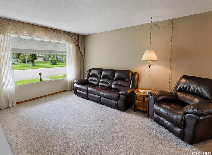 Photo de la propriété: 626 22nd Street E SK S6V 1P1