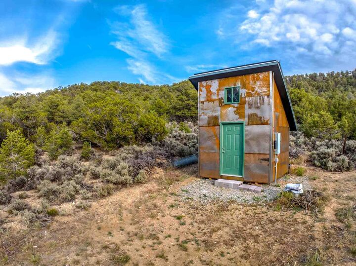 Property Photo: 86 Camino Onesimo Lane NM 87513