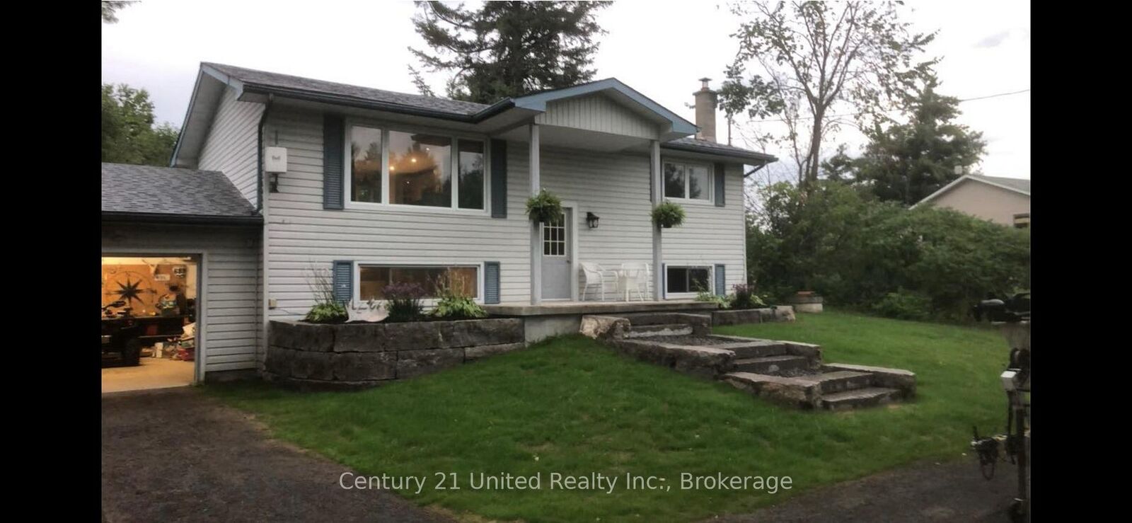 Property Photo: 2234 McCrackens Landing Road ON K0L 2H0