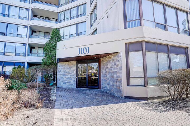 Property Photo:  1101 Steeles Avenue W Ph111  ON M2R 3W5 