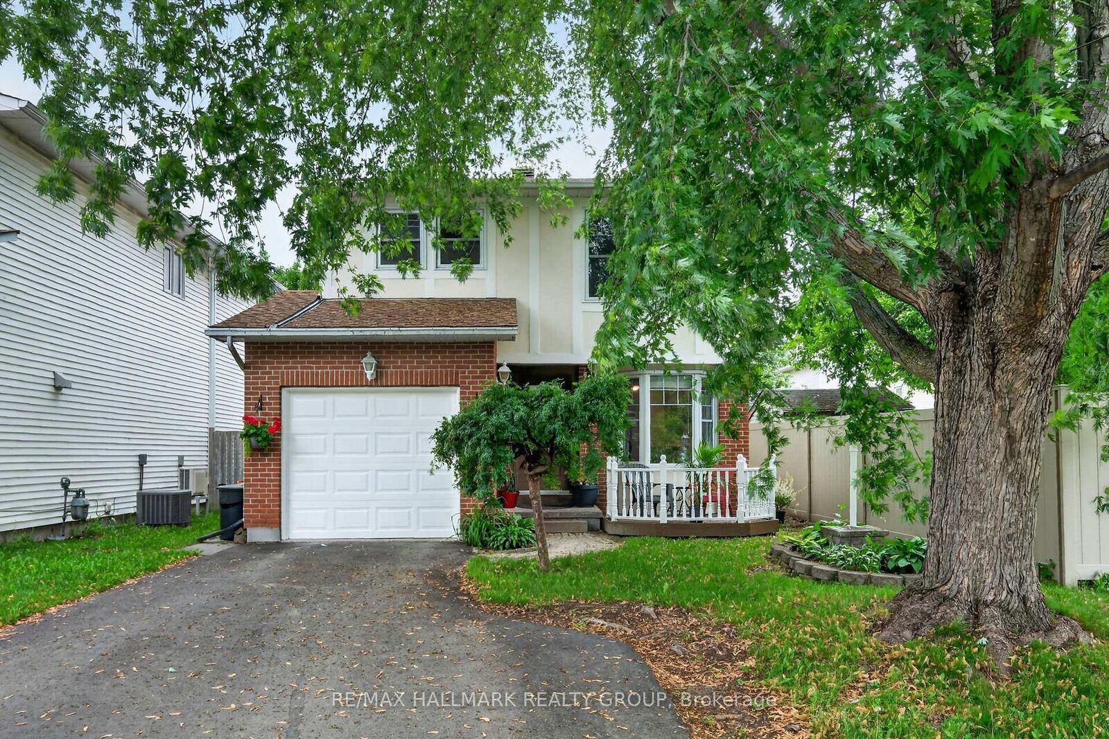 Property Photo:  4 Gowrie Drive  ON K2L 2S4 