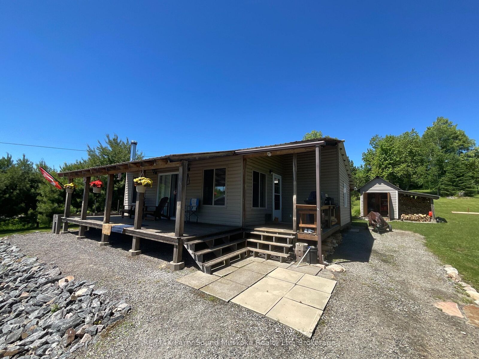 Property Photo: 135 Daniel Drive ON P0H 2R0