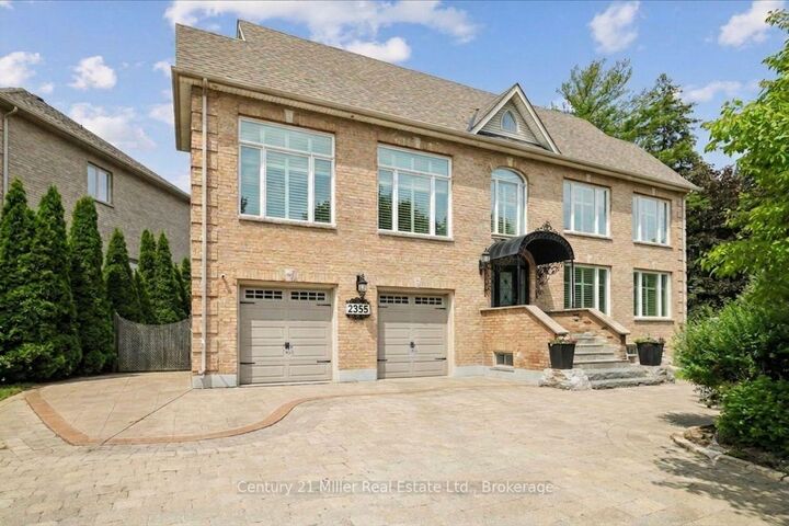 Property Photo:  2355 Old Carriage Road  ON L5C 1Y6 