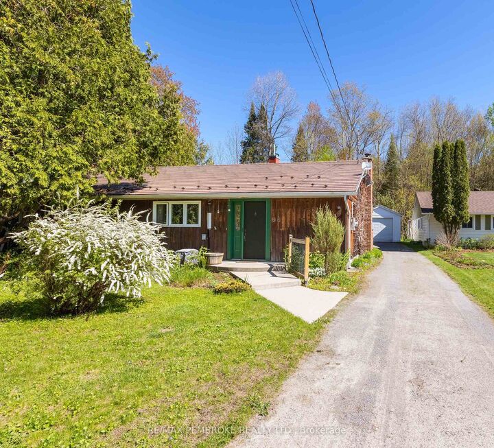 Property Photo: 98 Glendale Avenue ON K0J 1P0