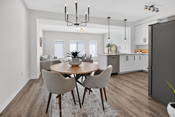 Property Photo: 3963 Crown Street ON L3J 0T1