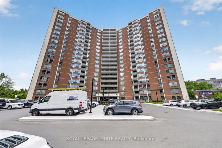 Property Photo: 15 Vicora Link Way 208 ON M3C 1A7