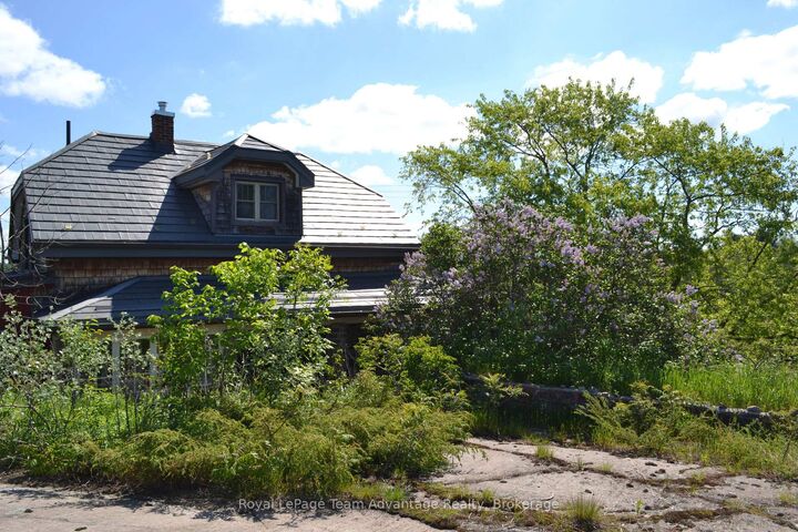 Property Photo: 945 Riverside Drive ON P0G 1A0