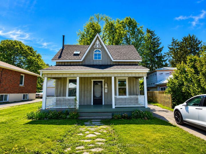 111 Penetang Street — photo 1