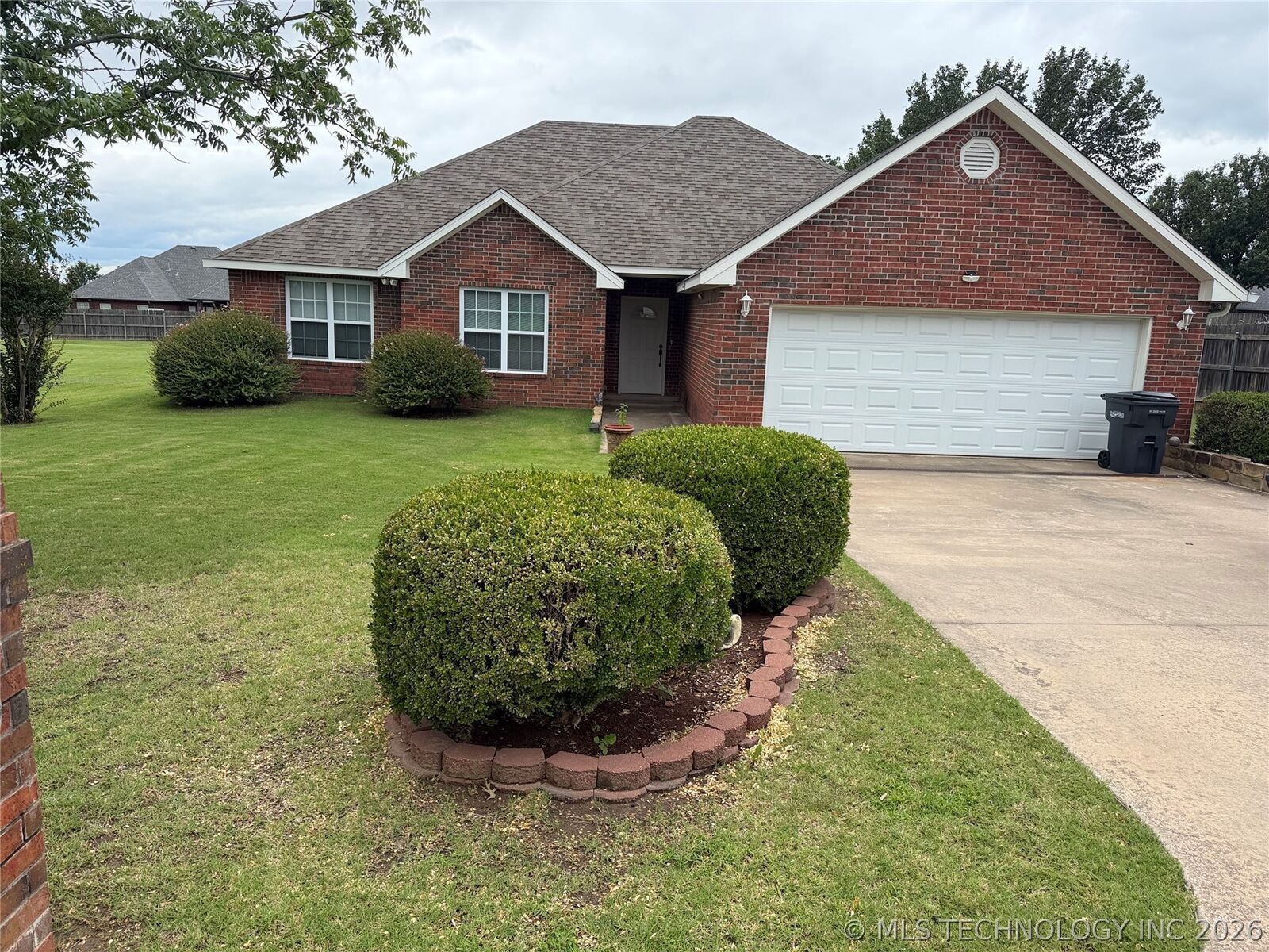 Property Photo: 1649 Brentwood OK 73401