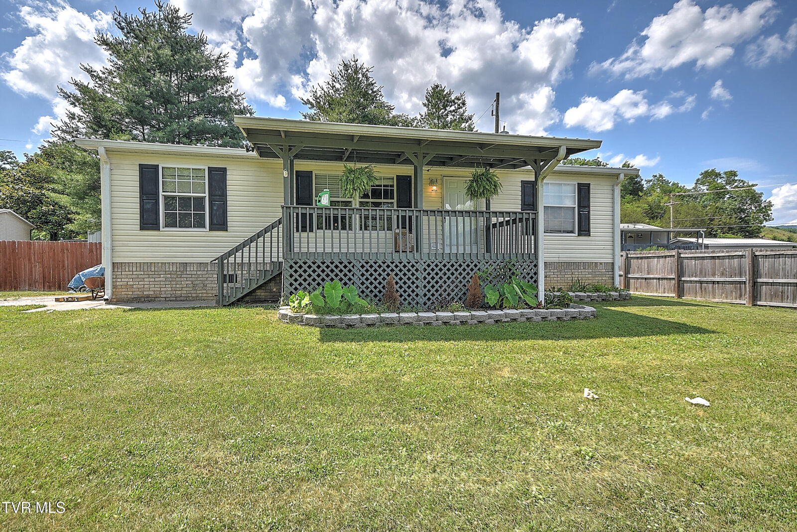Property Photo:  195 Derby Drive  TN 37660 