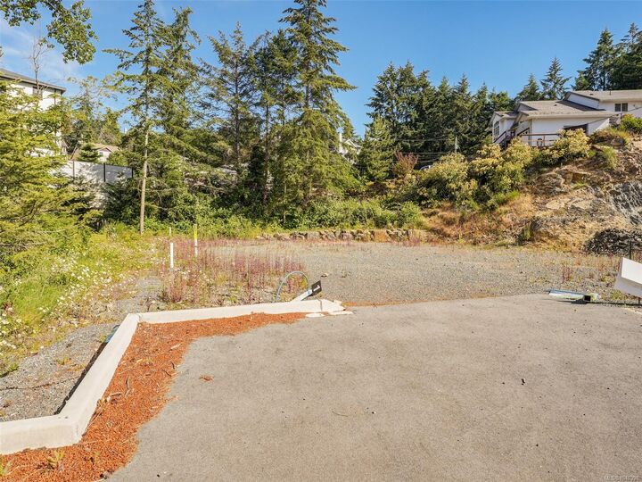 2175 Yucca Pl — photo 1