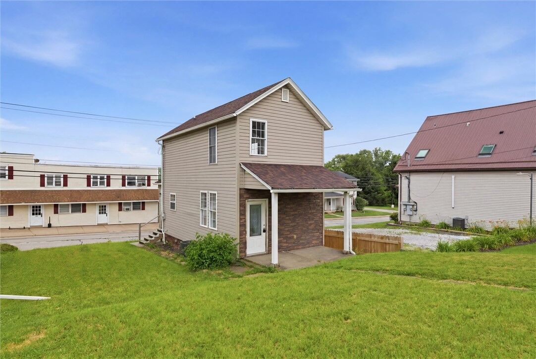Property Photo: 2212 Freeport Road PA 15065