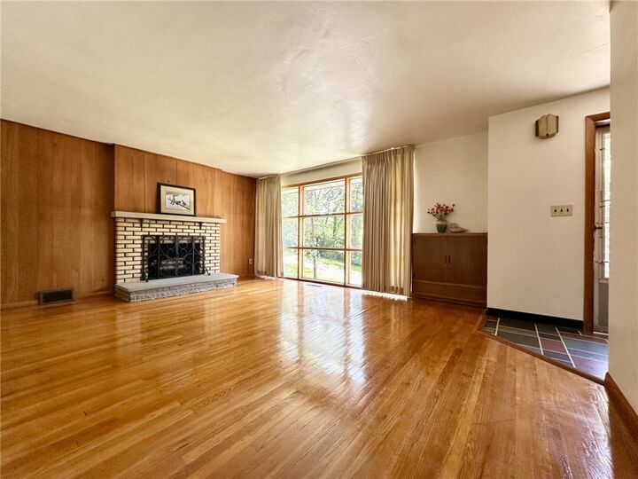 Property Photo: 1235 Free Ln PA 15145