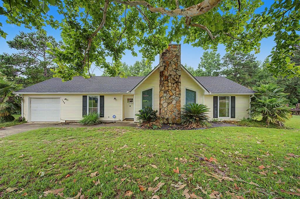 Property Photo: 158 Woodstone Circle GA 31701