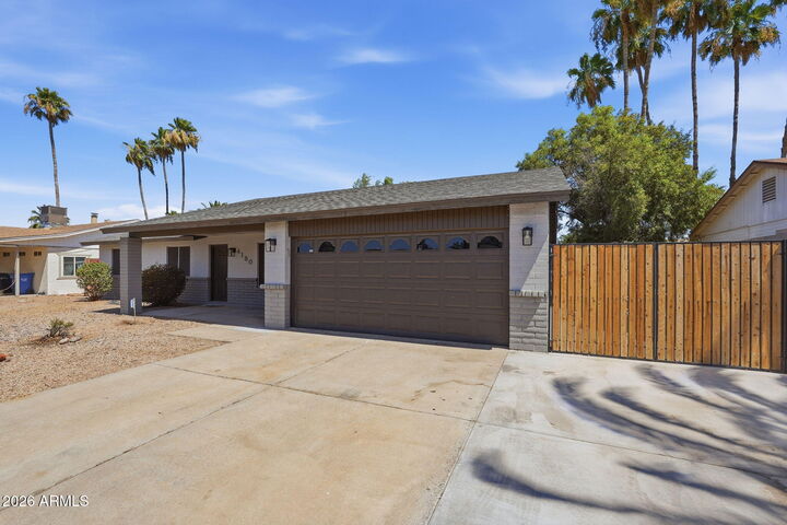 Property Photo:  4150 W Laurel Lane  AZ 85029 
