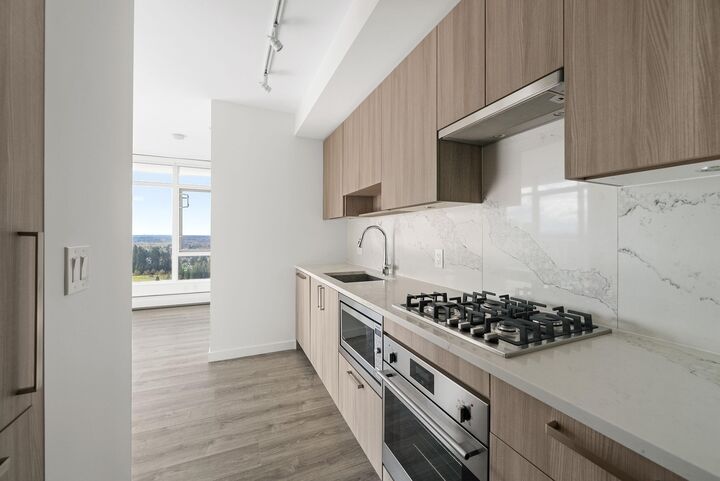 Property Photo: 13350 Central Avenue 4306 BC V3T 0S1