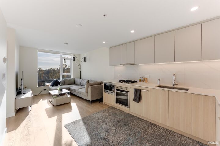 Property Photo: 308 Alderson Avenue 610 BC V3K 0J2