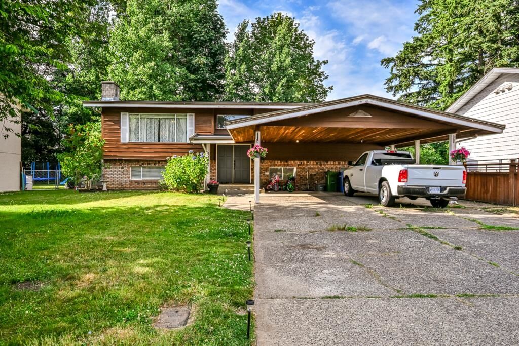 Property Photo: 34487 Pearl Avenue BC V2S 2V7