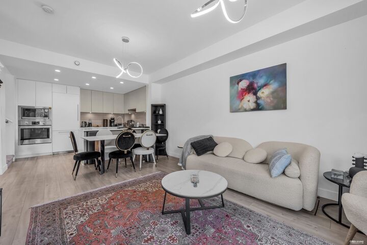 Property Photo: 2035 Glenaire Drive 120 BC V7P 1Y2