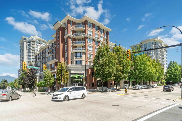 Property Photo: 4078 Knight Street 424 BC V5N 5Y9