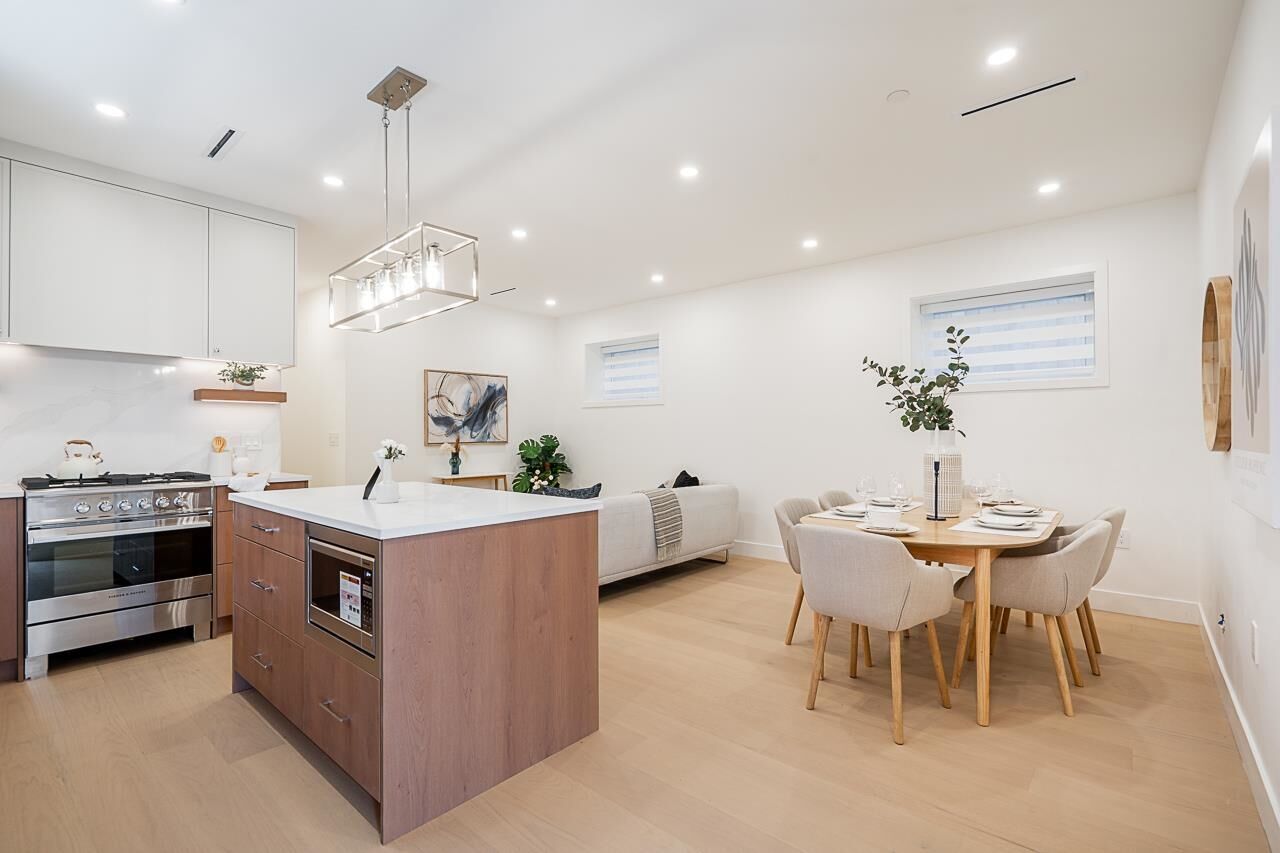 Property Photo: 1845 E 51st Avenue 2 BC V5P 1W1