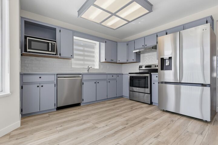 Property Photo: 45170 Bluejay Avenue BC V2R 2V2