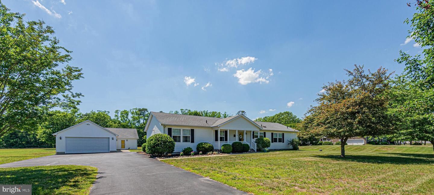 Property Photo: 36042 Country Lane DE 19945