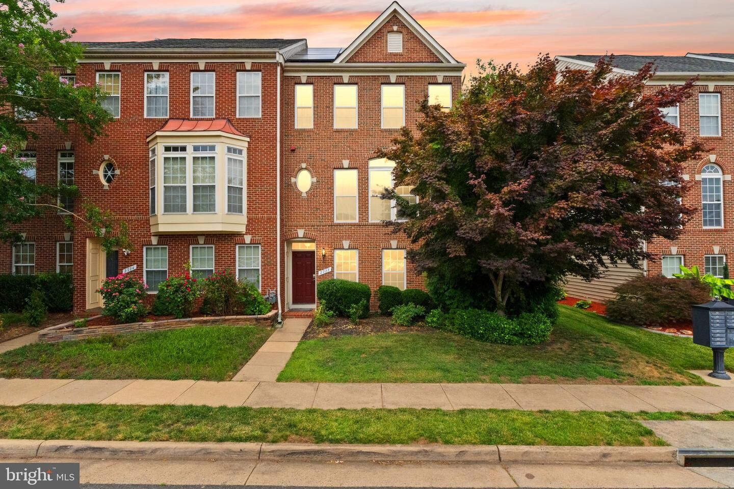 Property Photo: 2722 Wakewater Way VA 22191