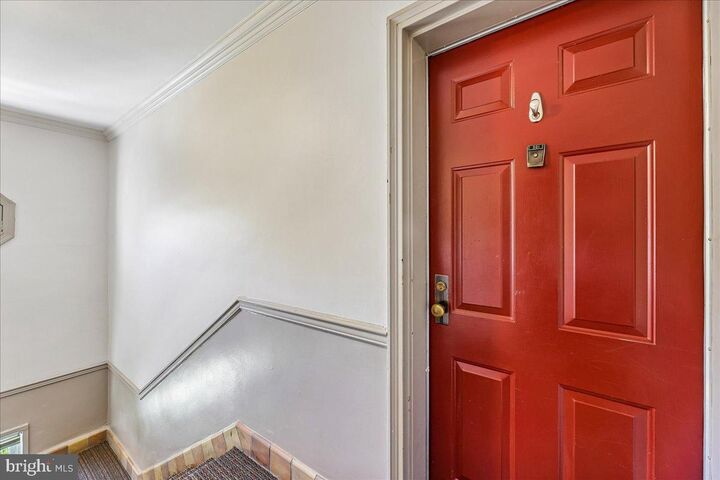 Property Photo:  1708 W Abingdon Drive 301  VA 22314 