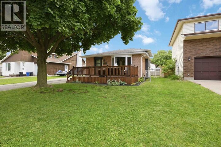 Property Photo: 403 Huxley Avenue ON N7S 4Z1