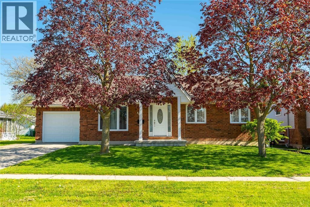 Property Photo: 4076 Maple Street ON N0N 1R0