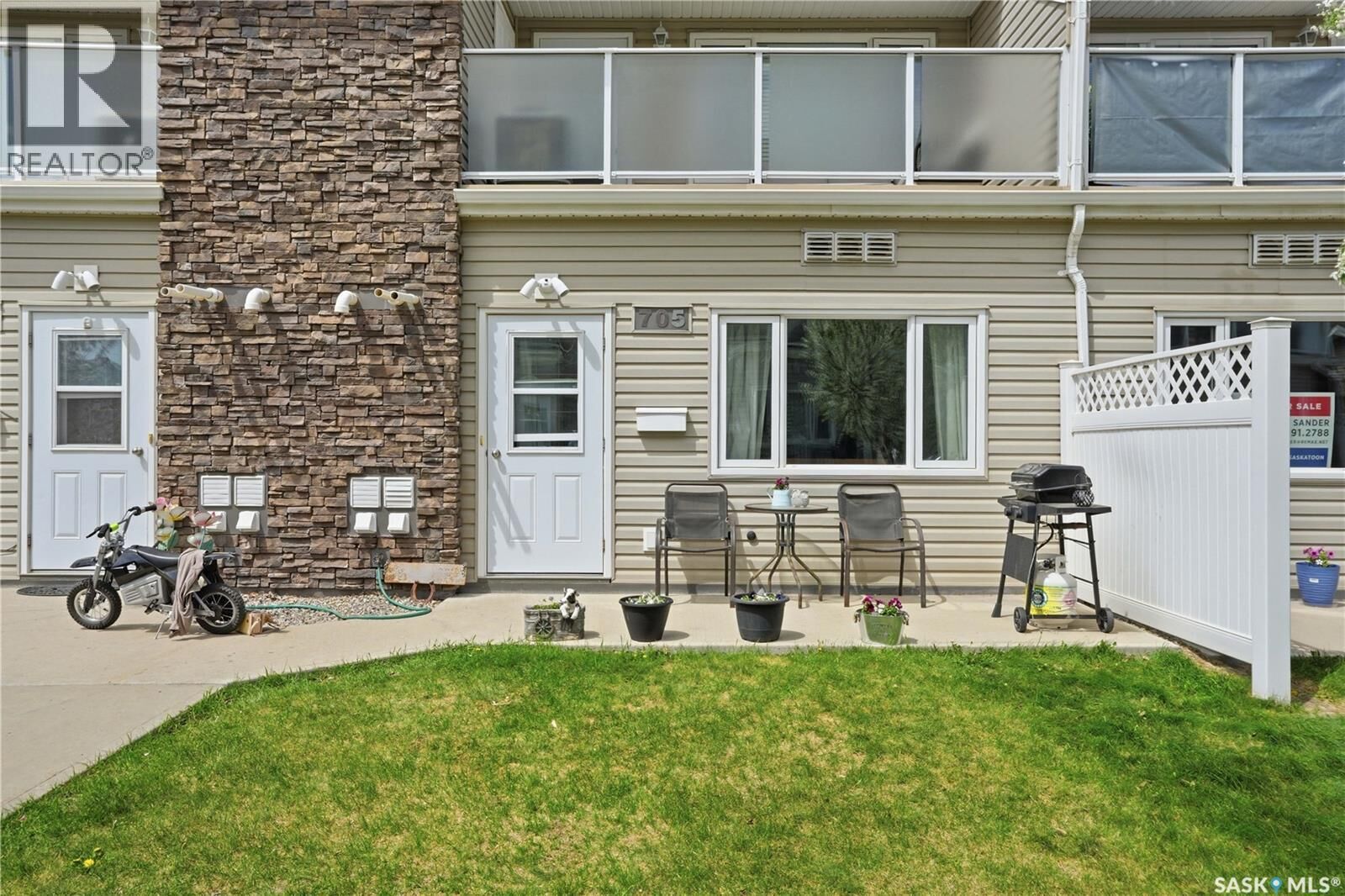 Property Photo:  705 1022 Hampton Circle  SK S7R 0K3 