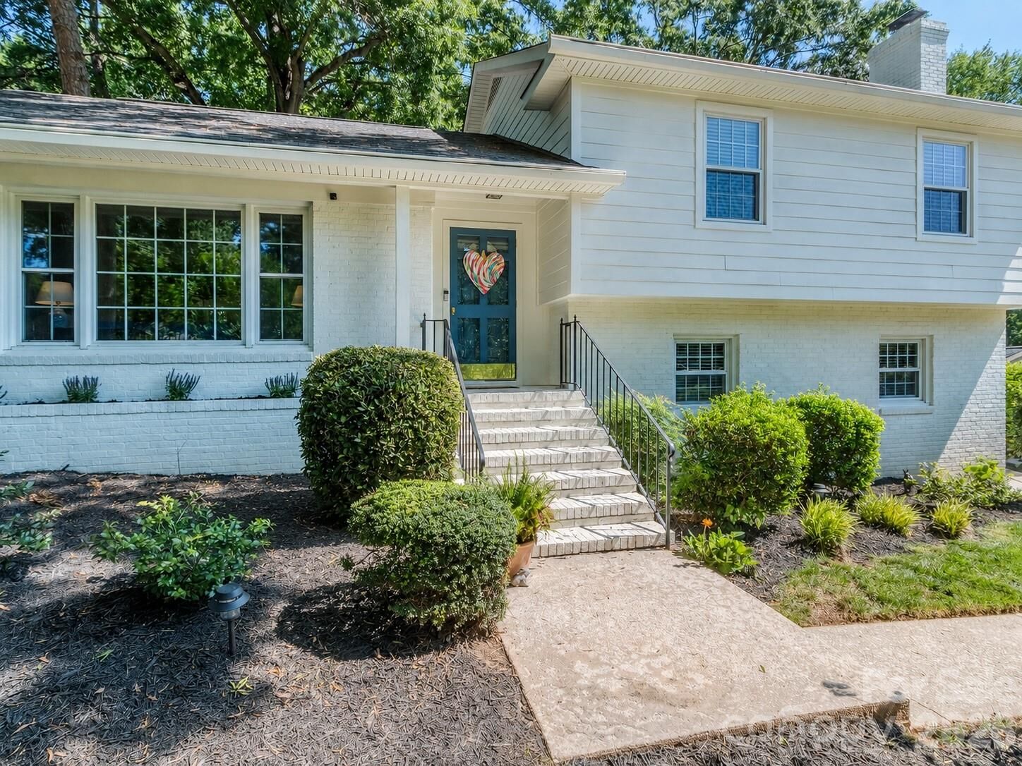 Property Photo:  6817 Ronda Avenue  NC 28211 