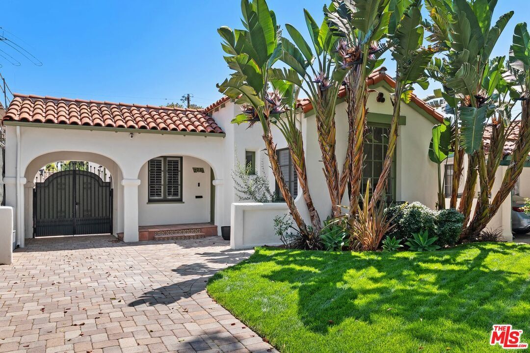 Property Photo:  2030 Kelton Ave  CA 90025 