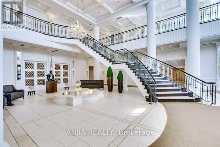 Property Photo:  25 Greenview Avenue 1026  ON M2M 0A5 