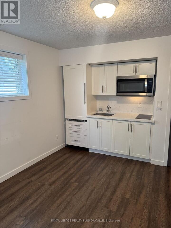 Property Photo:  564 Lyons Lane 6  ON L6J 2Y1 