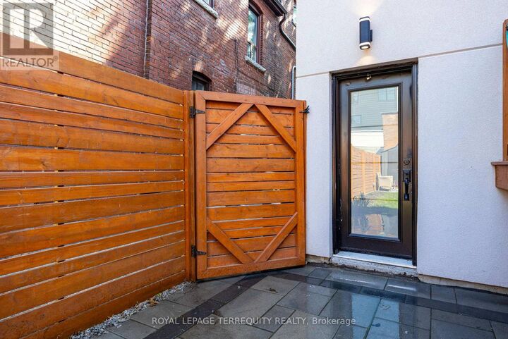 Property Photo:  668 Indian Road Bsmt  ON M6P 2C9 