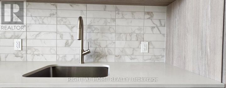 Property Photo: 2020 Bathurst Street 209 ON M5P 3L1