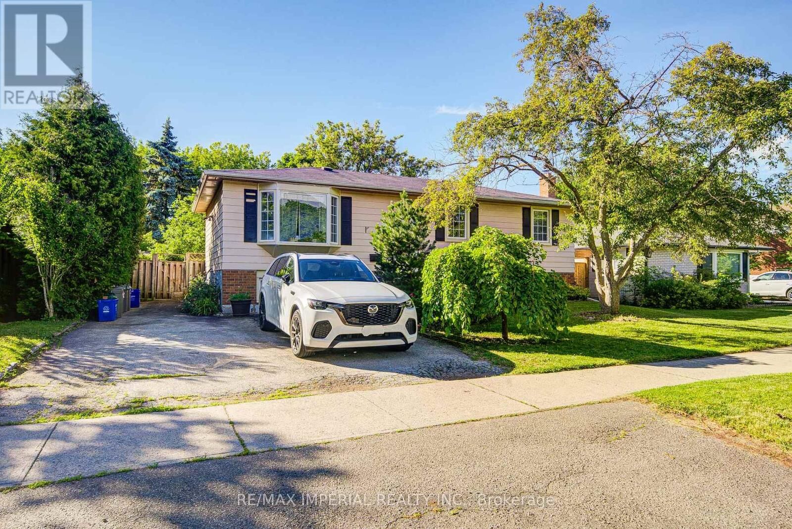 Property Photo: 22 Miller Road ON L6H 1J6