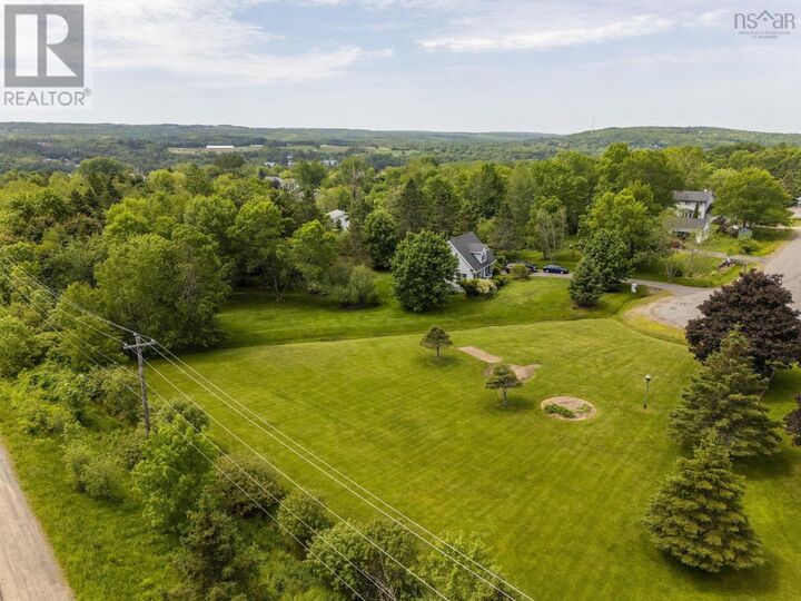 Property Photo:  865 Upland Court  NS B4N 5A8 