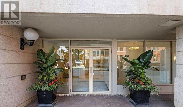 Property Photo:  115 Richmond Street East 605  ON M5C 3H6 