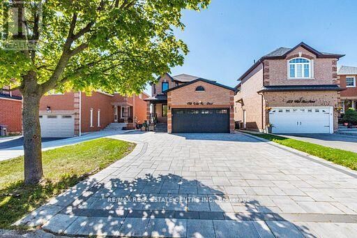 Property Photo: 4738 Wild Rose Street ON L5M 5M6