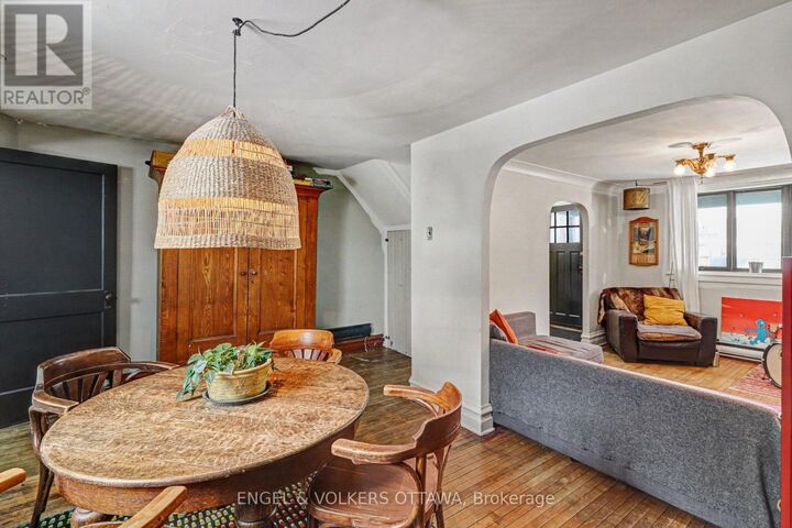 Property Photo:  86 Pinhey Street  ON K1Y 1T4 
